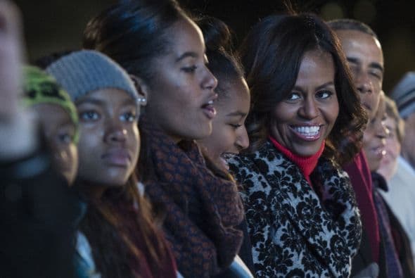 De esta forma la familia Obama celebraró una tradición que cumple 92 años este diciembre.