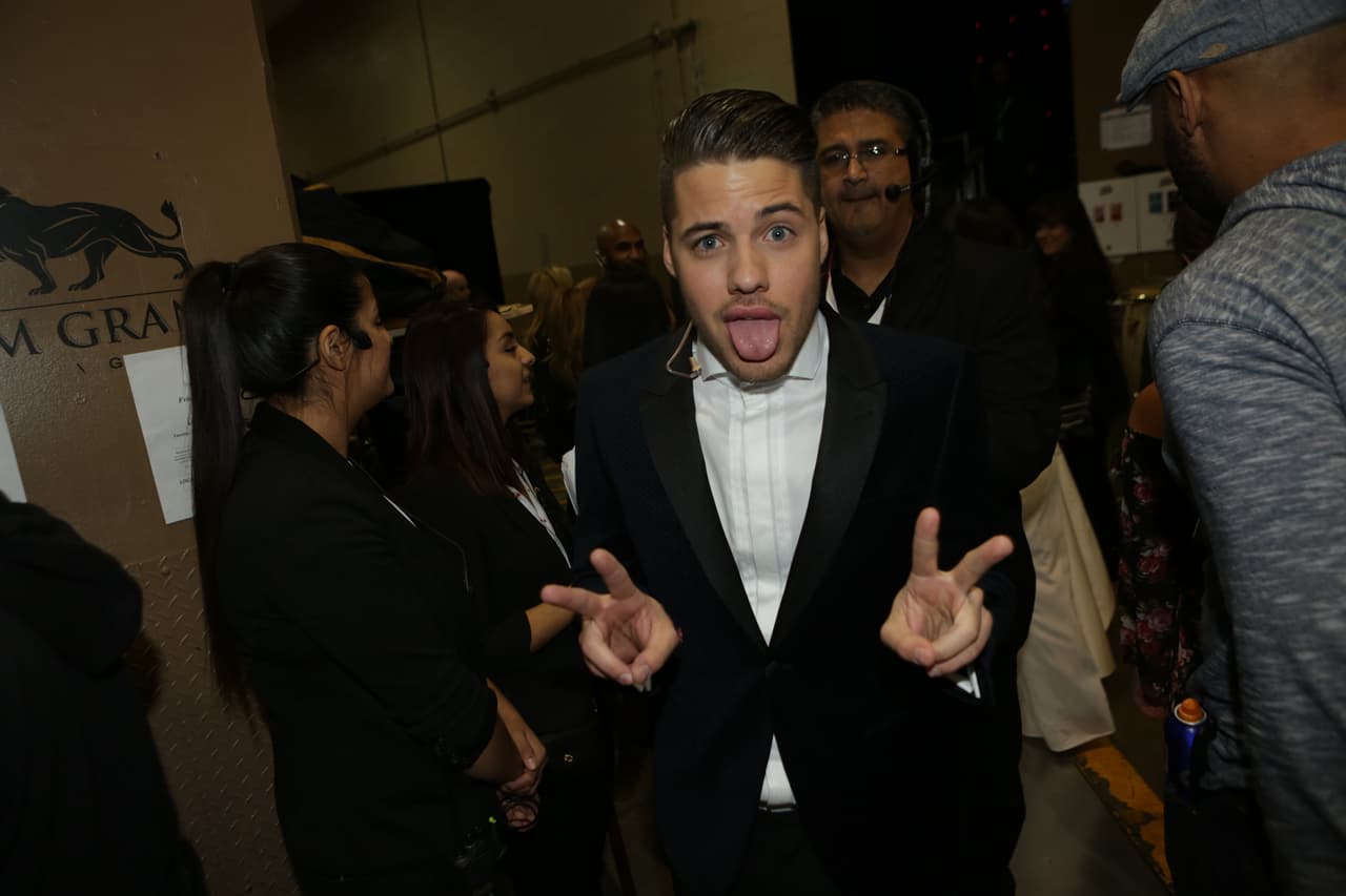 Te llevamos detrás de cámaras de esta entrega quee estuvo espectacular. Selfies, momentos in fraganti y hasta lo que no te imaginas.