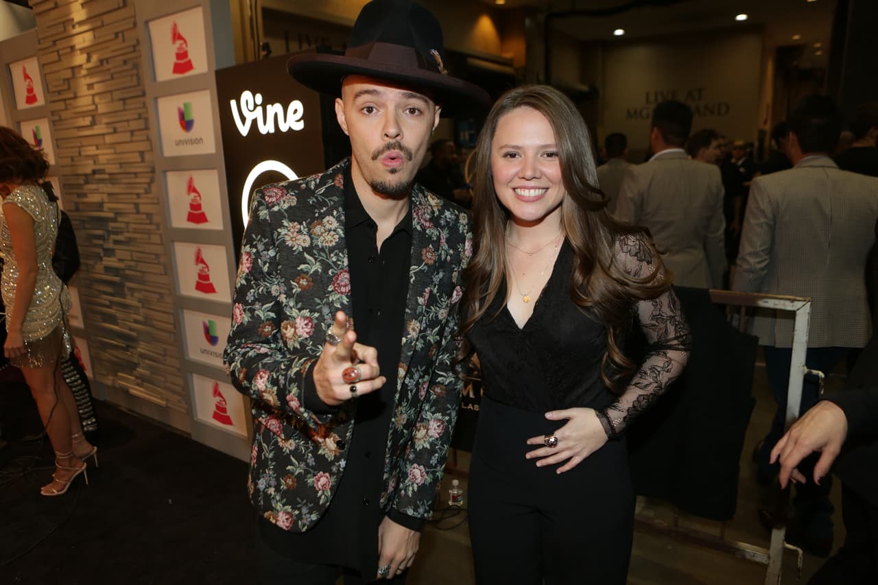 Te llevamos detrás de cámaras de esta entrega quee estuvo espectacular. Selfies, momentos in fraganti y hasta lo que no te imaginas.