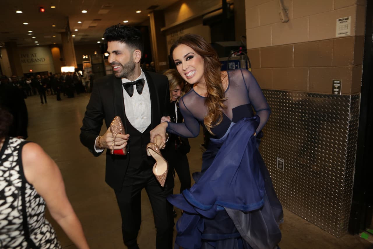 Te llevamos detrás de cámaras de esta entrega quee estuvo espectacular. Selfies, momentos in fraganti y hasta lo que no te imaginas.