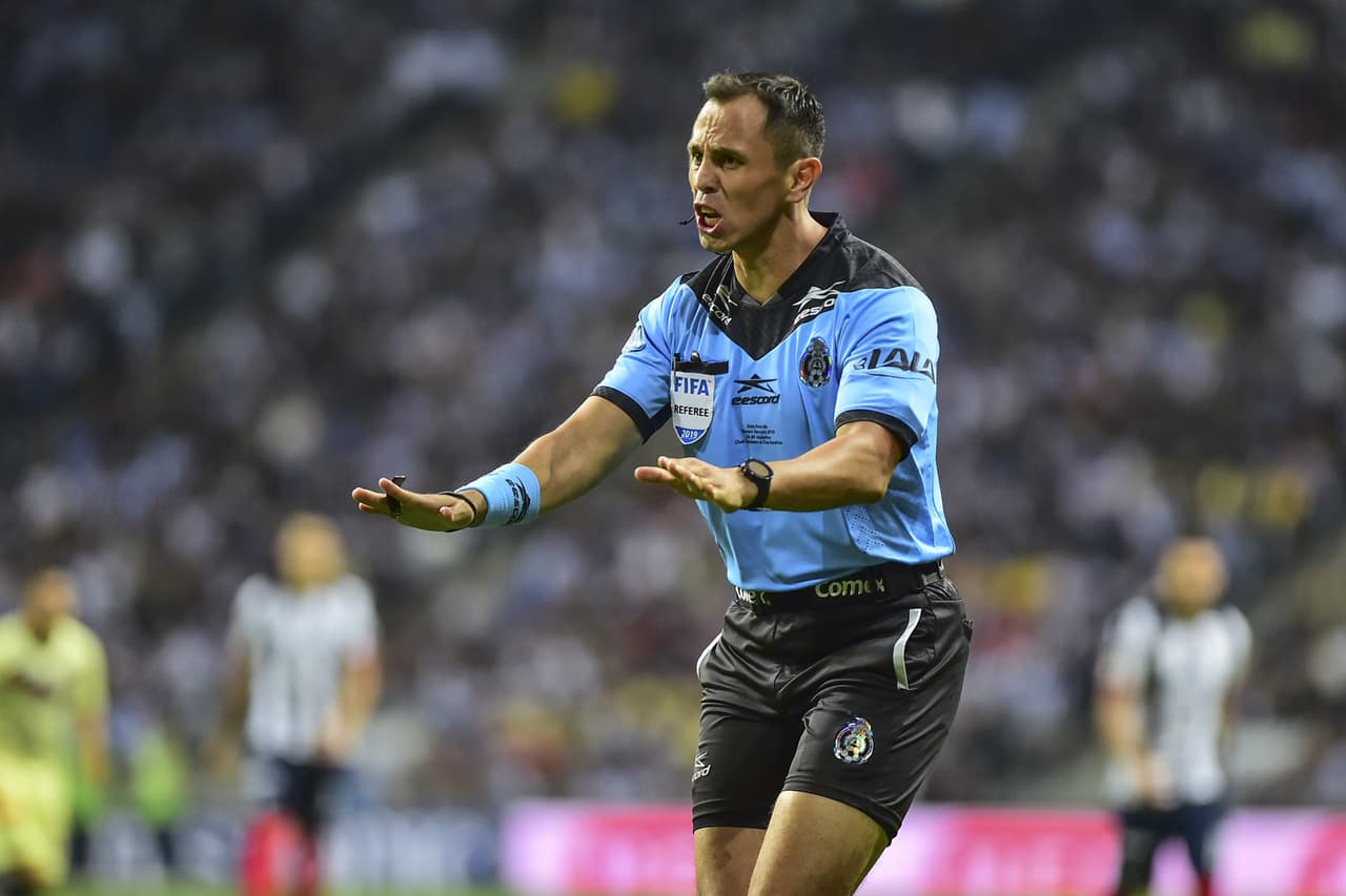 Santander le pide calma a los jugadores y que la intensidad la pongan en la cancha.