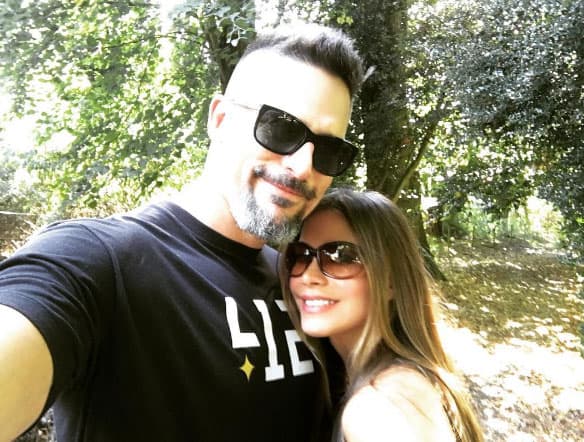 Nos encanta ver a la pareja tan feliz y enamorada.