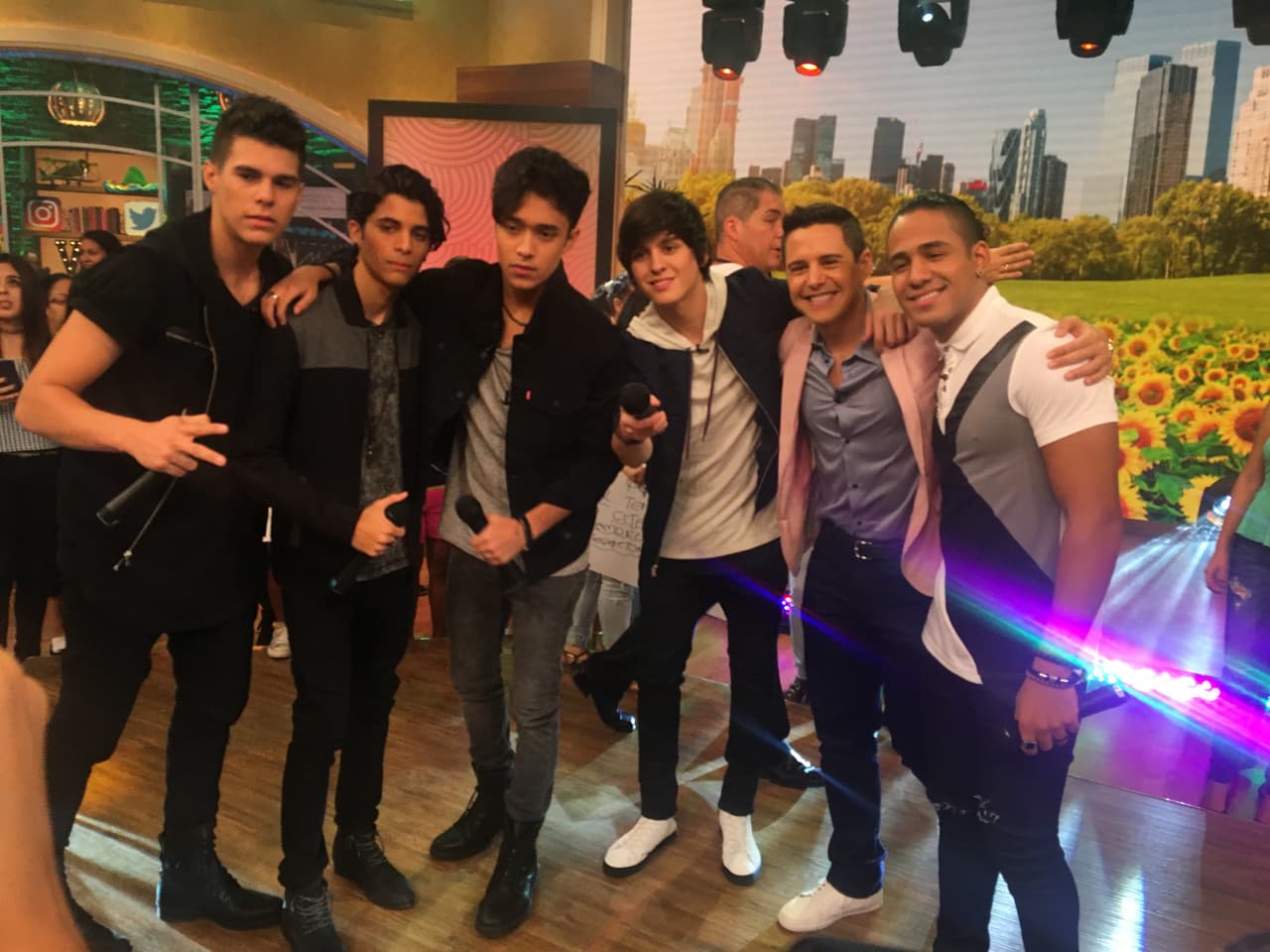 ¡Bienvenidos! Erick Brian Colon, Richard Camacho, Joel Pimentel, Christopher Velez y Zabdiel de Jesus.