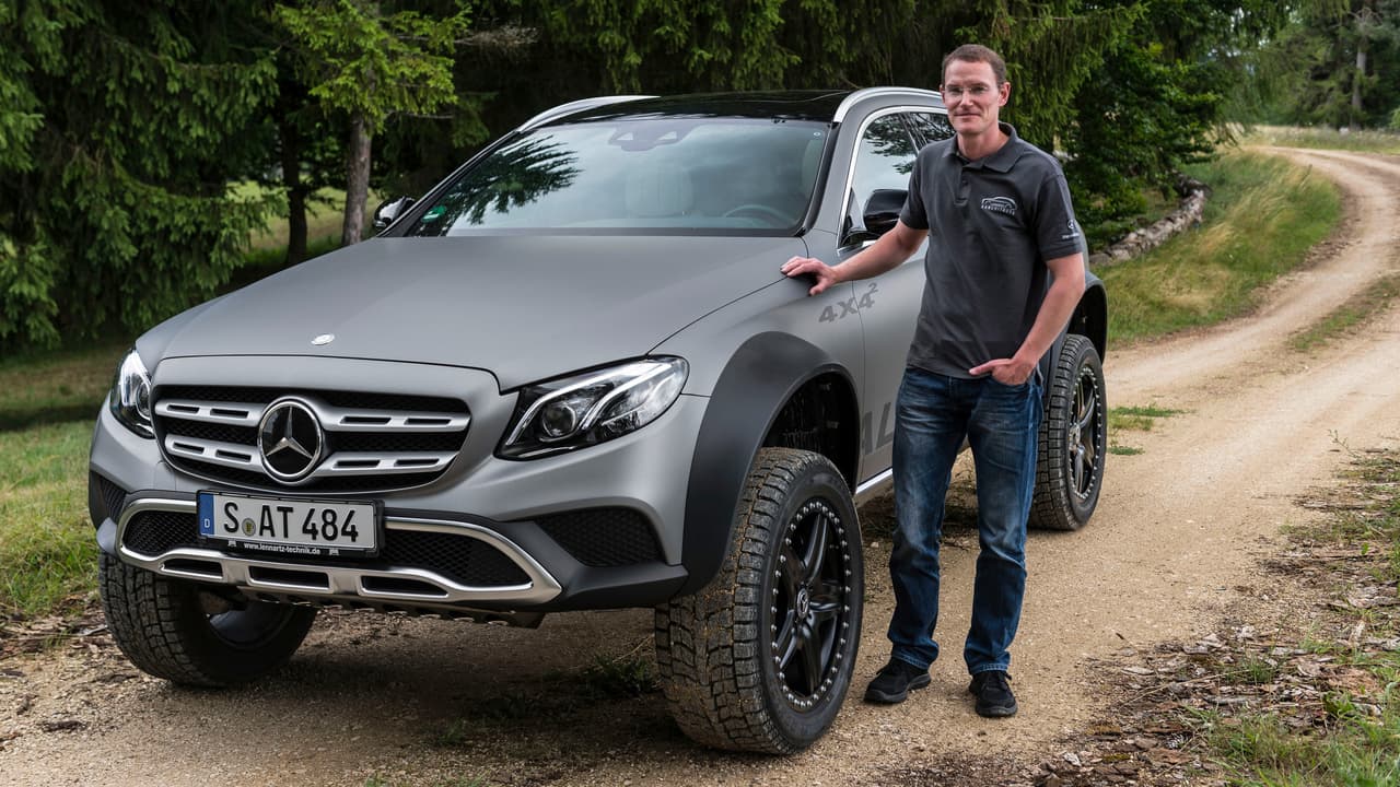 Antes de que salgas corriendo al concesionario de Mercedes-Benz loca, debes saber que este Mercedes E-Class All-Terrain 4x4² es simplemente un concepto desarrollado por Jürgen Eberle, un joven ingeniero de la marca alemana.