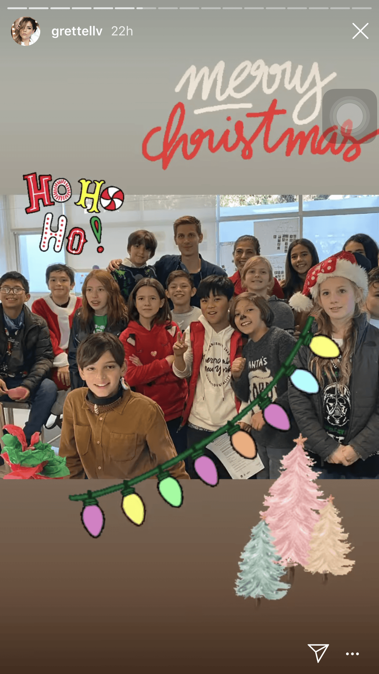 Tan reciente como este martes, 10 de diciembre, Grettell Valdez compartió varias imágenes y videos en su cuenta de
<b><a href="https://www.instagram.com/grettellv/?hl=es-la">Instagram</a></b>, en donde se ve que tanto Odalys Ramírez, como Rocco y Gia, acompañaron a
<b>Santino en un evento escolar</b>.