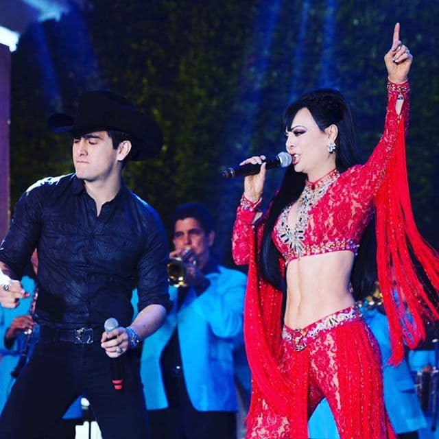 En 1995, la bella Maribel procreó junto al fallecido cantautor mexicano, Joan Sebastian, a José Julián Figueroa.