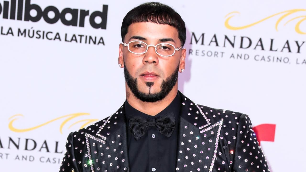 Anuel es demandado por supuesto incidente en un parque de diversiones y habría pruebas