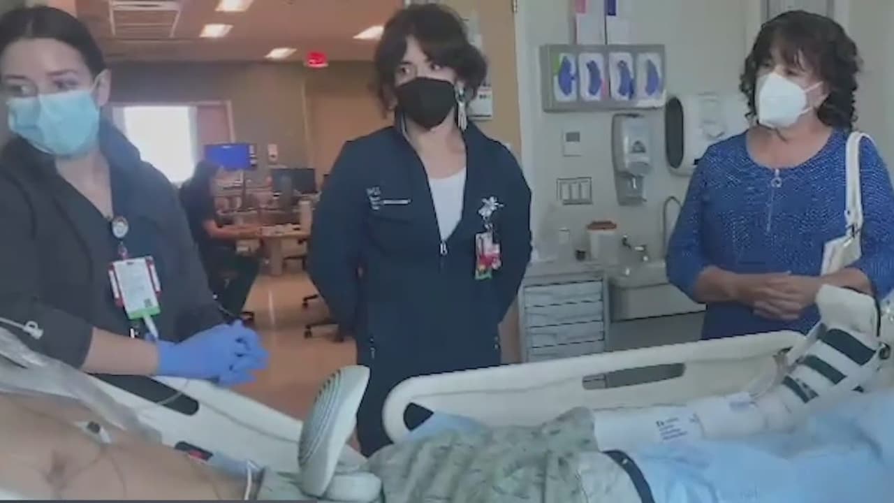 "Somos pocos y no a toda la gente le importamos": familia hispana pide ayuda por uno de los suyos, que se debate entre la vida y la muerte