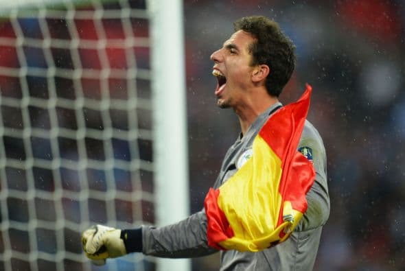 Compañero de Guardado y Lainez supera el coronavirus