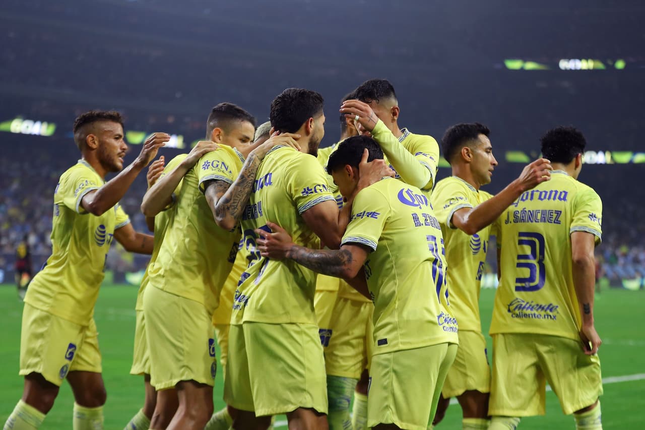 Manchester City metió el acelerador en el momento oportuno y se llevó el triunfo en un buen partido ante un América que no se amedrentó y que salió respondón en el primer tiempo. Hubo conato de bronca.