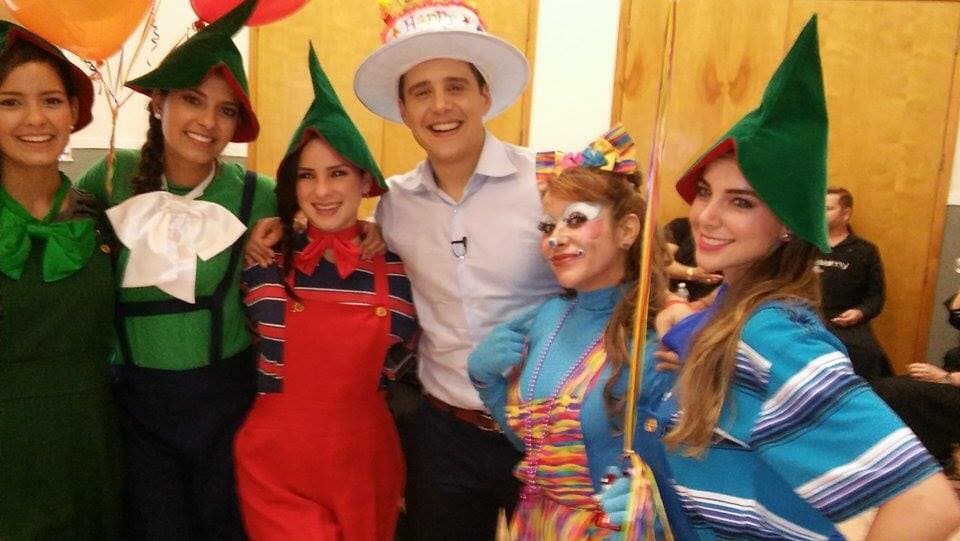 Alejandro está viviendo un cumpleaños inolvidable.