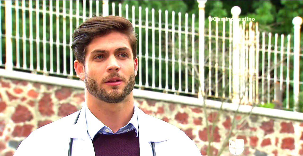 Tu corazoncito late a mil por hora cuando lo ves.