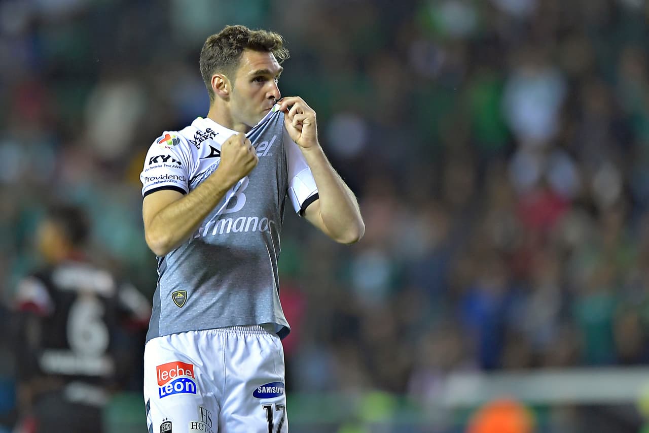 El argentino ha demostrado desde que llegó a León la gran facilidad que tiene para encontrar el arco rival y es una de las armas fuertes de los Esmeraldas para la siguiente campaña. Por lo que el delantero peleará por su tercer título de goleo en la Liga MX.