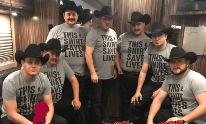 También Los Huracanes del Norte literalmente se pusieron la camiseta en pro de esta noble causa que ayuda a los niños que padecen cáncer.