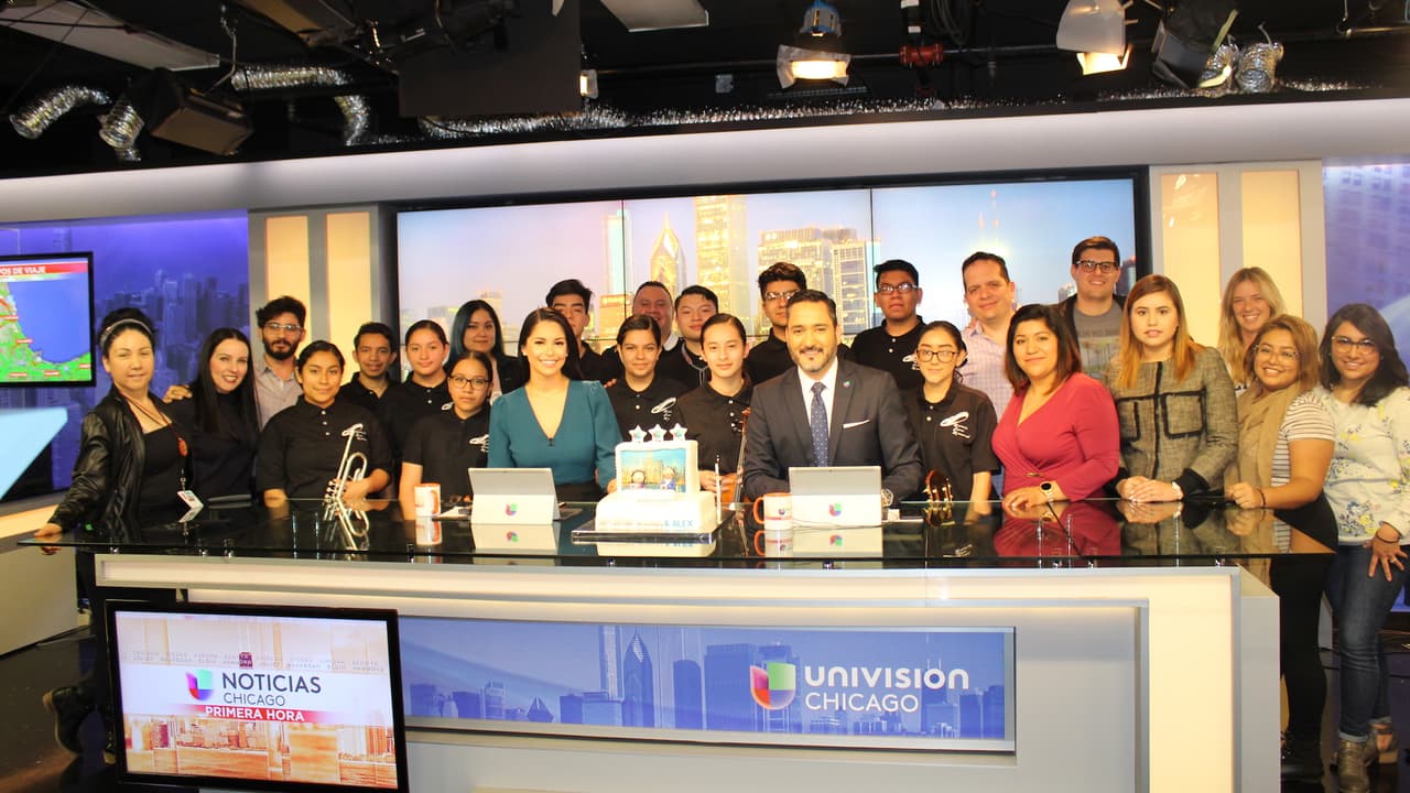 El equipo de Primera Hora le desea un gran año a Alex y Diana por sus cumpleaños.