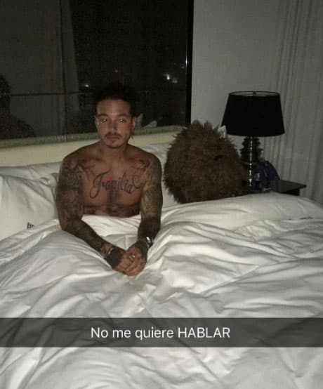 Balvin se compró un muñeco... y quedó un poquillo decepcionado.