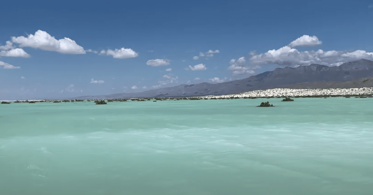 Este oasis en zona desértica llama la atención de texanos, pero entrar podría ser ilegal