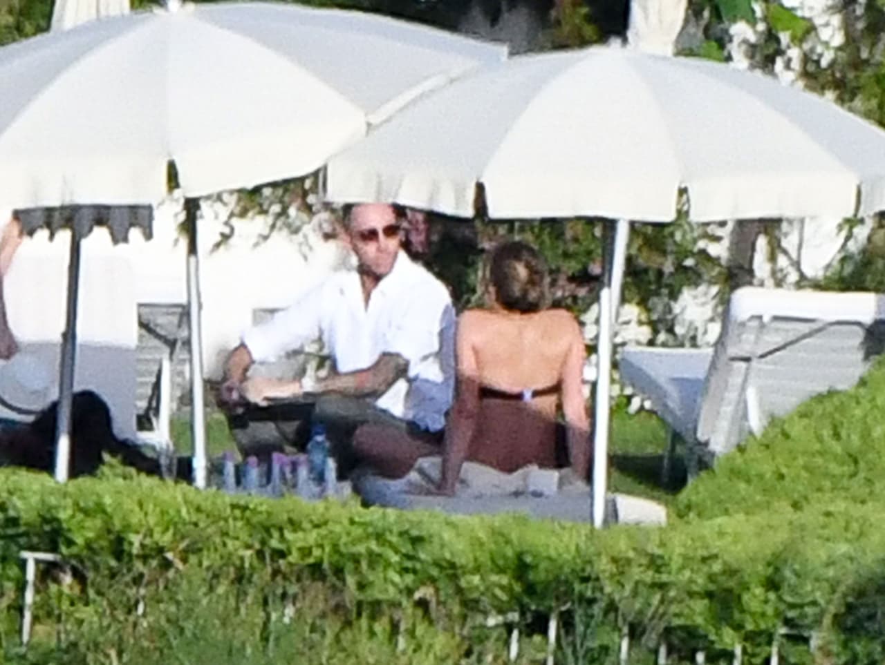 Pasaron toda la tarde charlando.