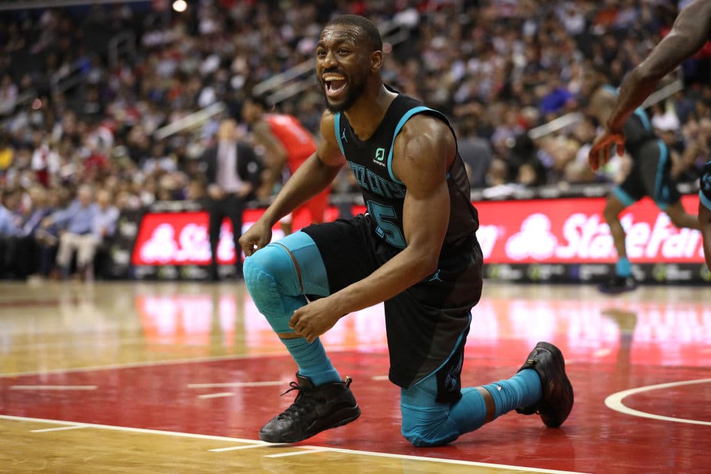 <b>Kemba Walker</b> abandona a los 
<b>Charlotte Hornets</b> para unirse a los 
<b>Boston Celtics</b> en un pacto por cuatro campañas y 141 millones de dólares, uno de los llamados contratos máximos.