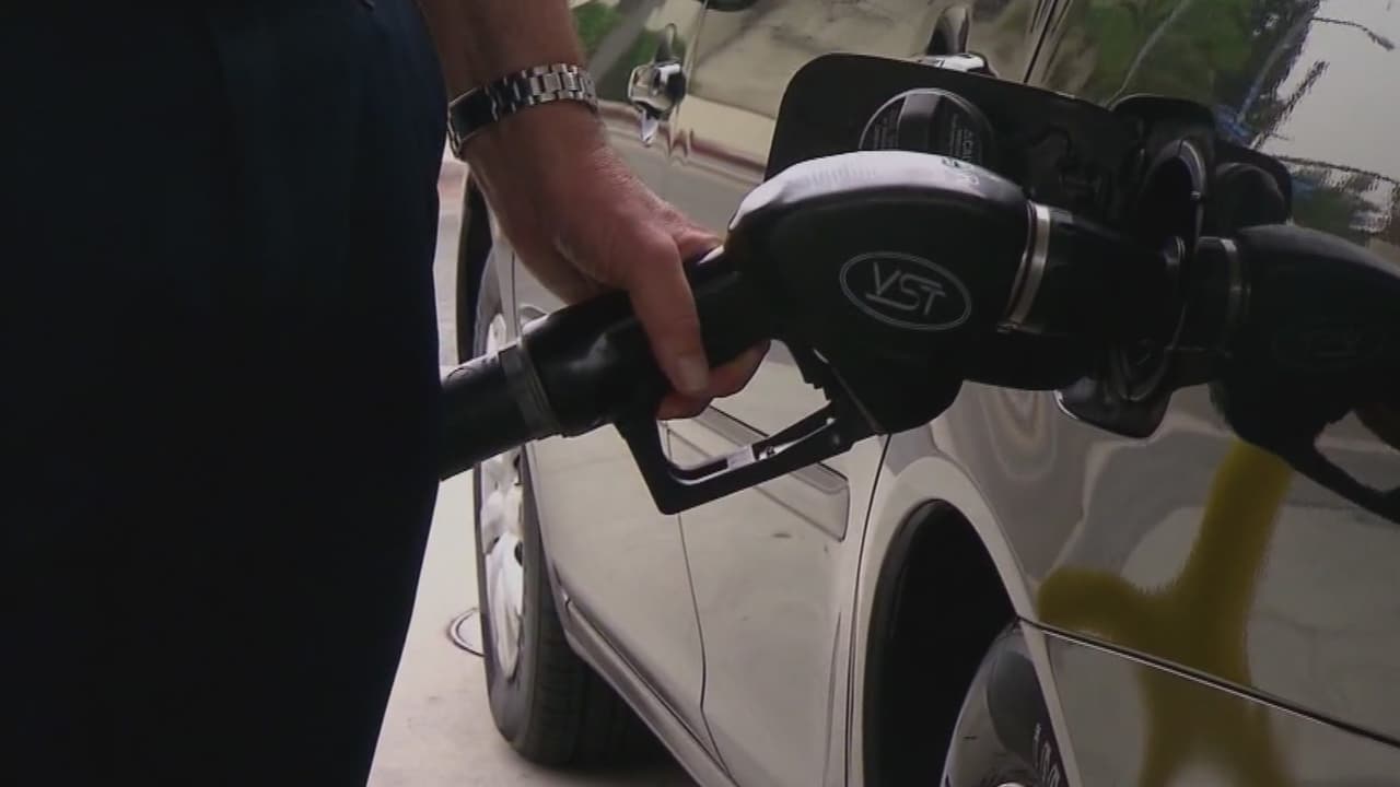 Los precios de la gasolina bajan en el Valle de cara a los festejos de Navidad