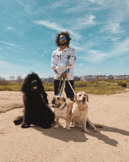 Los nombres son Lola, Kiara y Thaig.