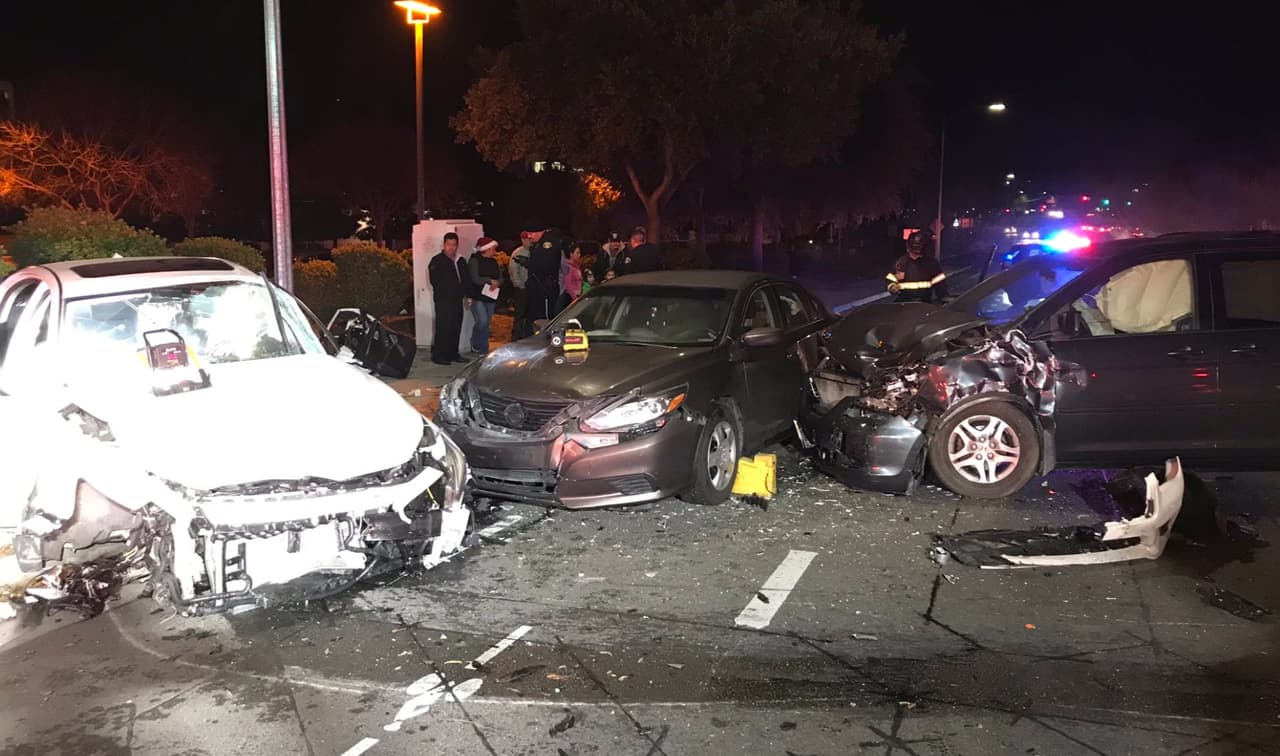 Accidente múltiple deja a tres personas hospitalizadas en San José