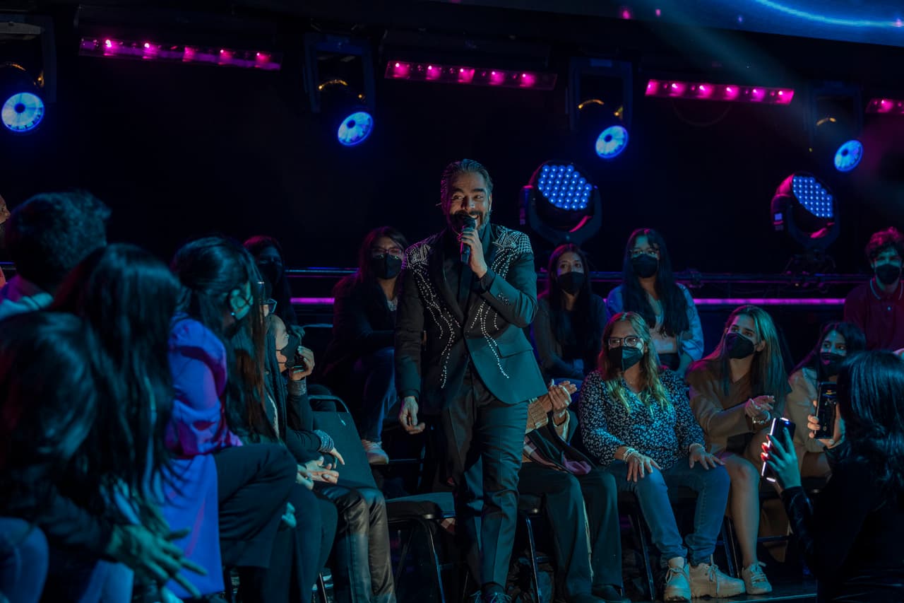 Antes de comenzar, recordamos algunos de los mejores momentos de esta cuarta temporada y recordamos a los personajes que no consiguieron llegar a este último show, pero que dejaron todo sobre el escenario.