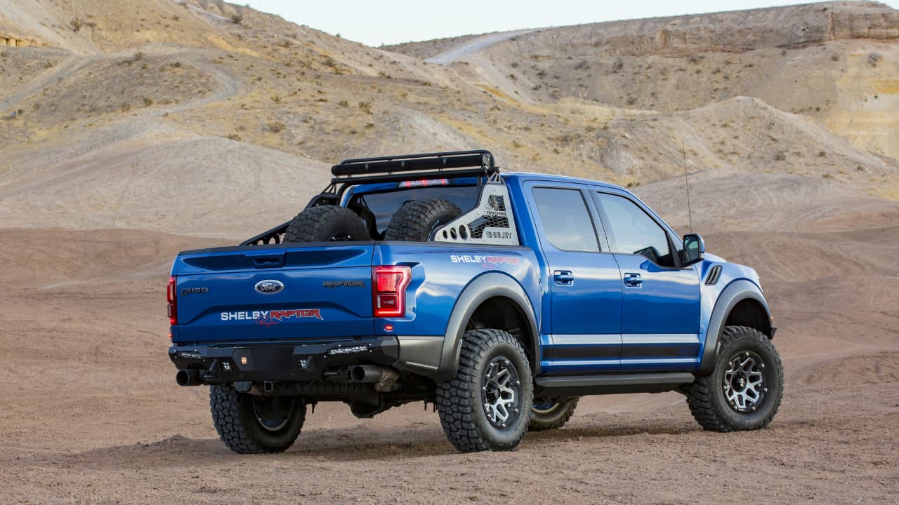 Está basado en la más reciente
<b>Ford F-150 Raptor,</b> pero con todo el ADN y herencia de Shelby en cuanto a máxima apariencia y desempeño.
<b>Shelby Baja Raptor </b>está dedicada a dar más caballos de fuerza, aventura y diversión a sus clientes.