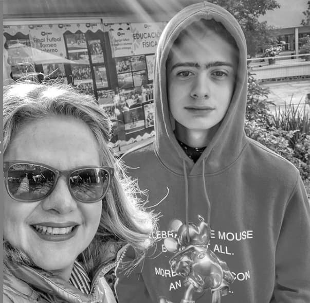 En el show 
<b><a href="https://www.youtube.com/watch?v=0f-p5jfzTLk" target="_blank">'La Saga'</a></b>, la actriz fue cuestionada respecto a si el progenitor de su hijo Nicolás, quien está a punto de cumplir 15 años de edad, se hacía cargo de su manutención.