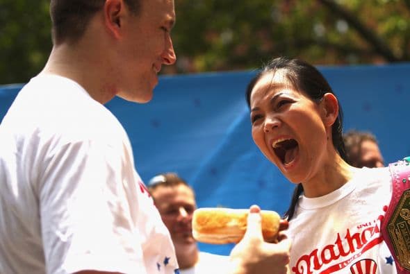Este hombre repitió hazaña al comer 61 piezas en apenas 10 minutos. Cocina con sabor para tu familia y prepara un Delicioso platillo en casa. Busca más recetas deliciosas aquí.