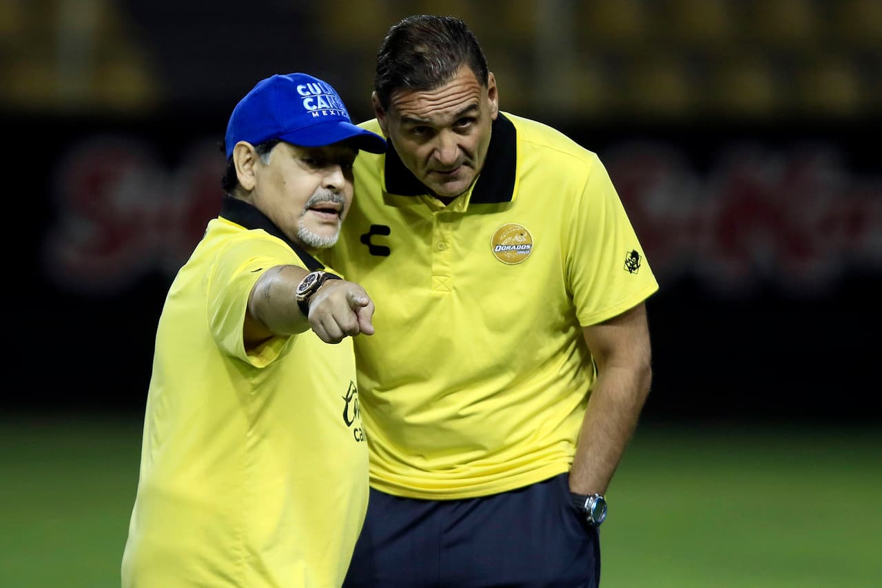 La salida de Luis Islas (derecha) y Mario García, los más cercanos colaboradores de Maradona, han puesto en jaque el proyecto de Dorados.