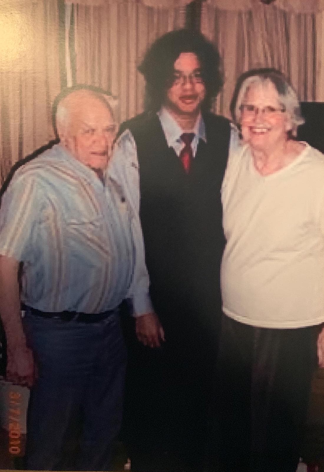 Delvin (izq.), de 86 años y su esposa Betty Lou Sergent, de 88 fallecieron luego de un fuego que afectó su residencia.