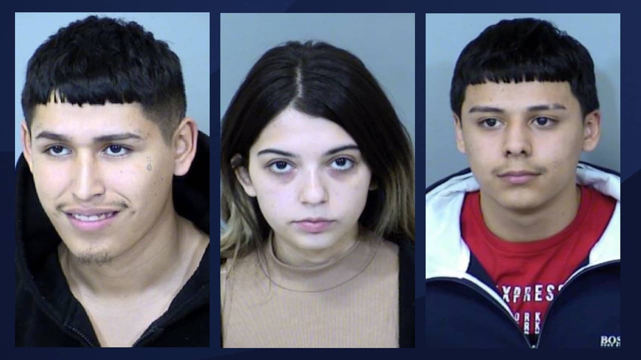 “Los detectives comenzaron una investigación de narcóticos en Avondale en diciembre de 2021. Su investigación reveló que los sospechosos Aarón Camacho, Samantha Perry y José Arvayo
<b>estaban involucrados en la distribución de las pastillas</b>, y se obtuvieron órdenes para localizarlos y detenerlos”, publicó la policía de Avondale en Facebook.
<br>