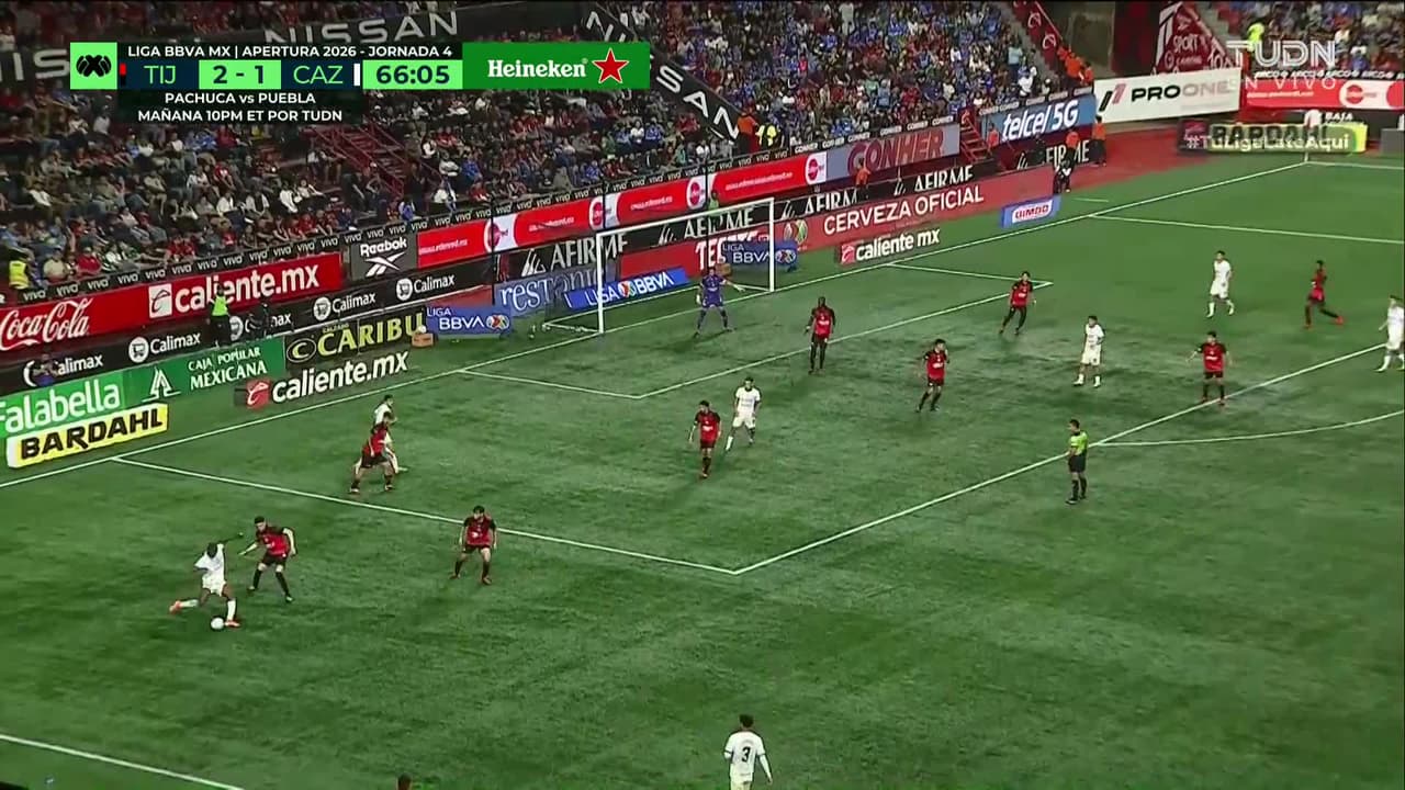 ¡TIRO ATAJADO! disparo por Alán Montes.