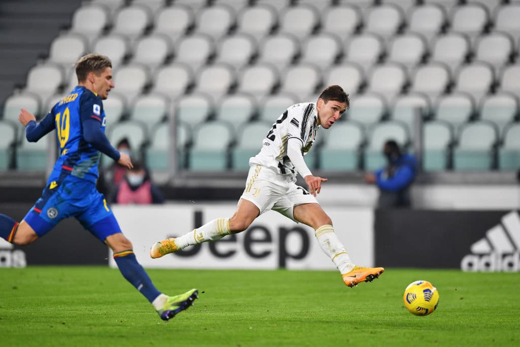 Juventus, sin piedad, goleó al Udinese 4-1. Con doblete de Cristiano Ronaldo y goles de Paulo Dybala y Chiesa, los de la Vecchia Signora suman puntos durante la Jornada 15 de la Serie A.