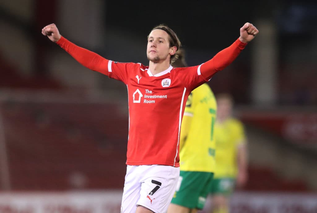 Barnsley consiguió su pase despachando por la mínima al Norwich.