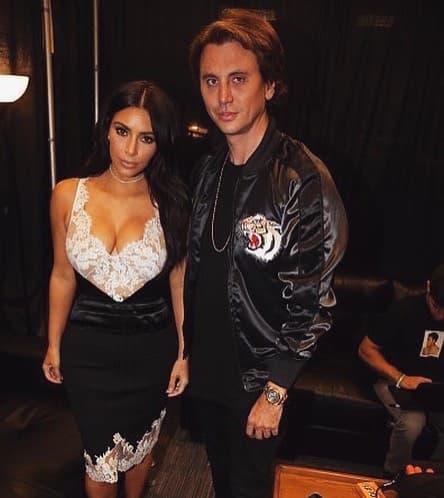 Kim Kardashian sorprendió a su mejor amigo Jonathan Cheban en su cumpleaños.
<br>
