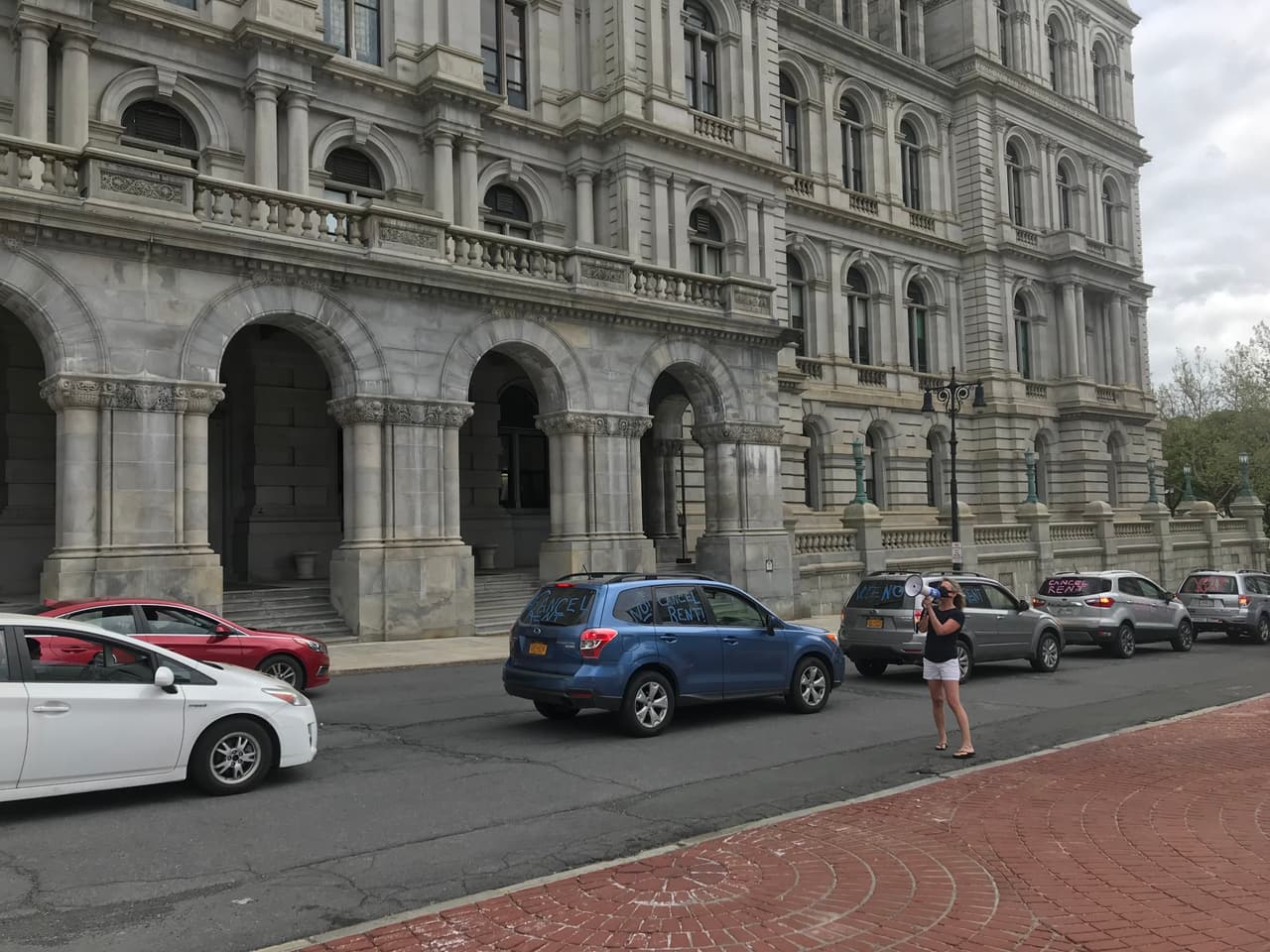 Protestan en Albany para que se cancele la renta en Nueva York.