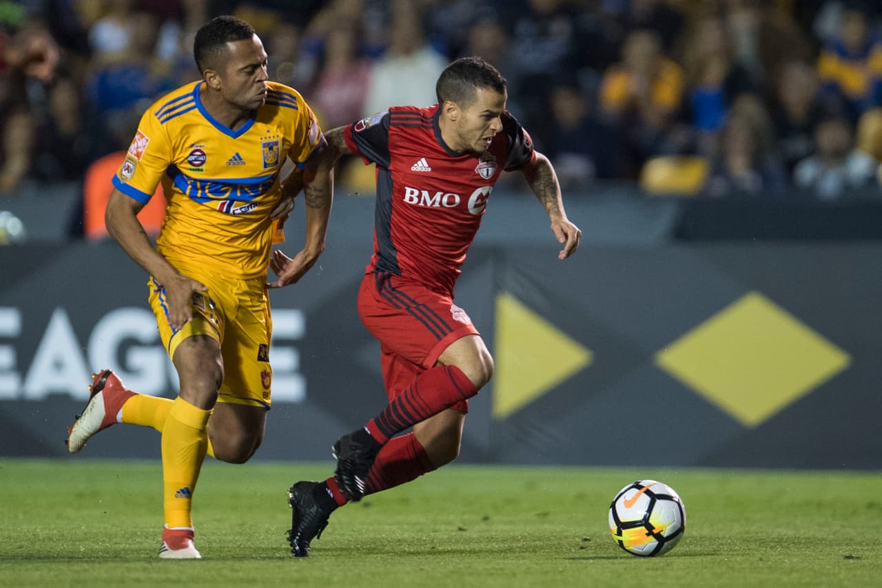El italiano Sebastian Giovinco fue una de las figura del partido para el equipo canadiense, respondiendo a su imagen de crack.