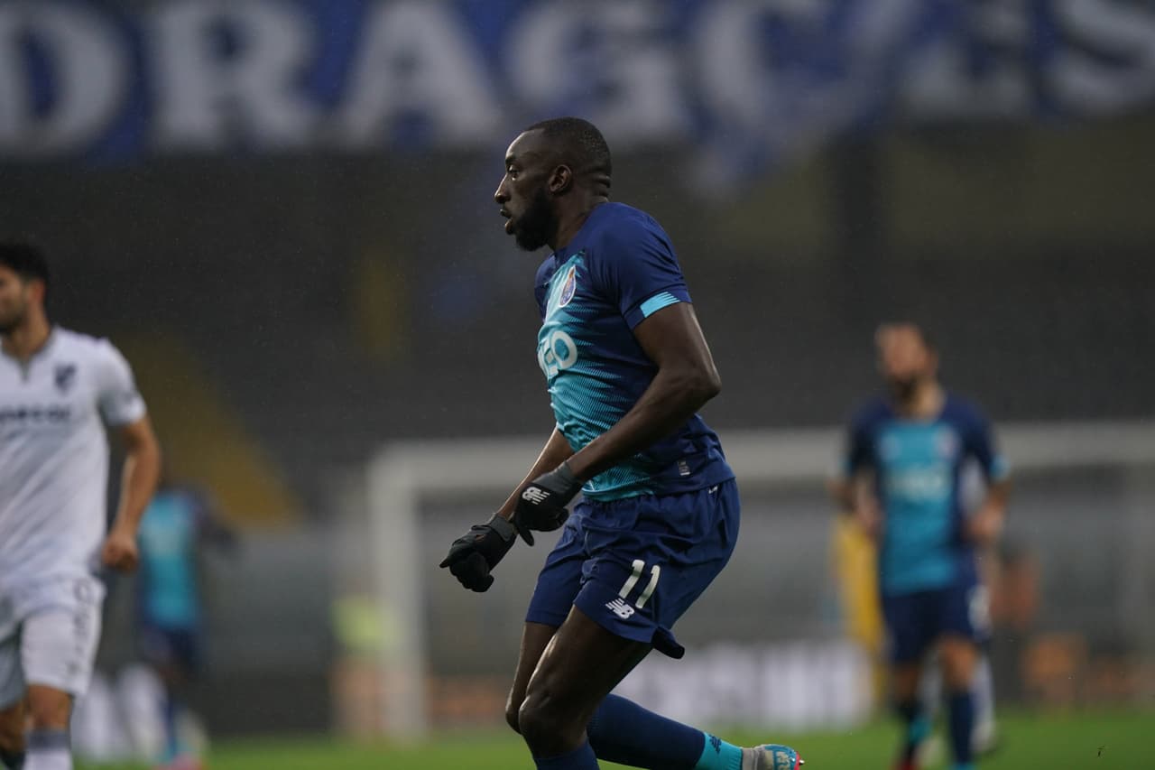 El técnico Conceiçao, hizo el cambio por Manafá en su lugar, para poder seguir con el partido.