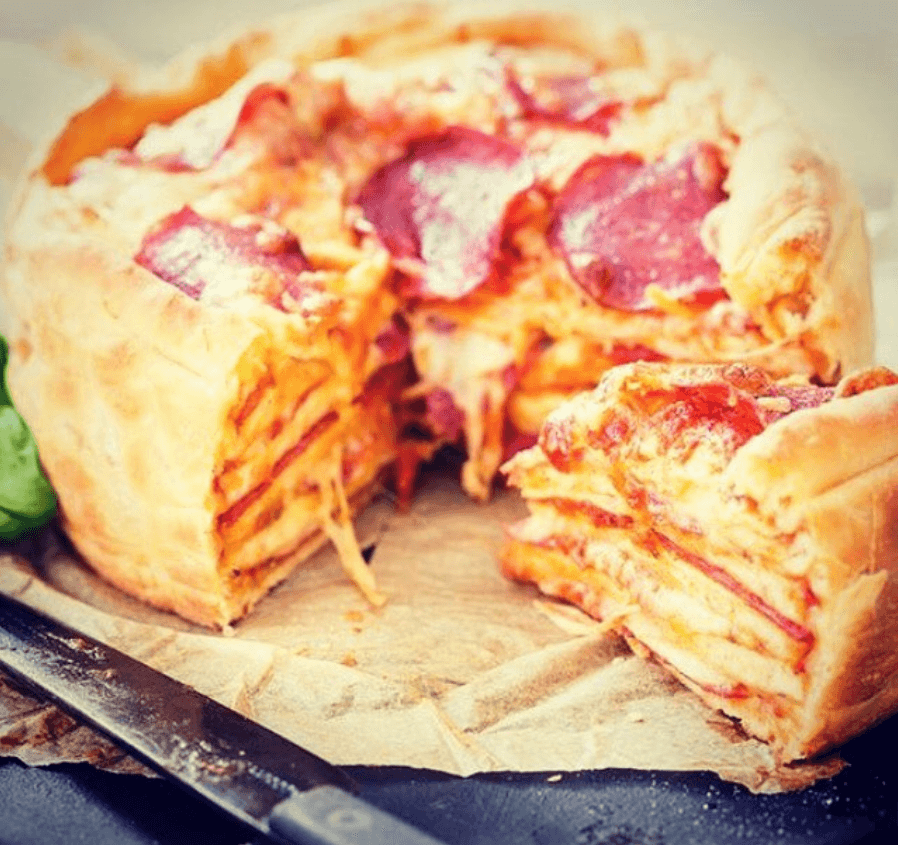 Una pizza con diferentes capas como esta le quita el apetito a cualquiera.