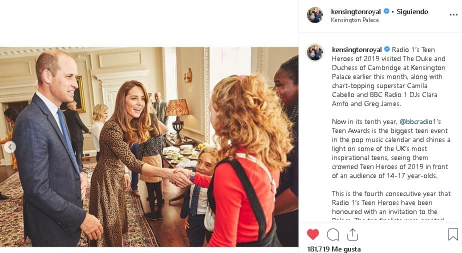 La intérprete de
<b><a href="https://www.youtube.com/watch?v=KsDZix4ZSlU" target="_blank">'Liar'</a></b> estuvo junto con los 10 finalistas de este año del premio
<b><a href="https://www.bbc.co.uk/mediacentre/latestnews/2019/radio1-teen-awards" target="_blank">BBC Radio 1's Teen Awards</a></b>. También asistieron Clara Amfo y Greg James, personalidades de la estación de radio.