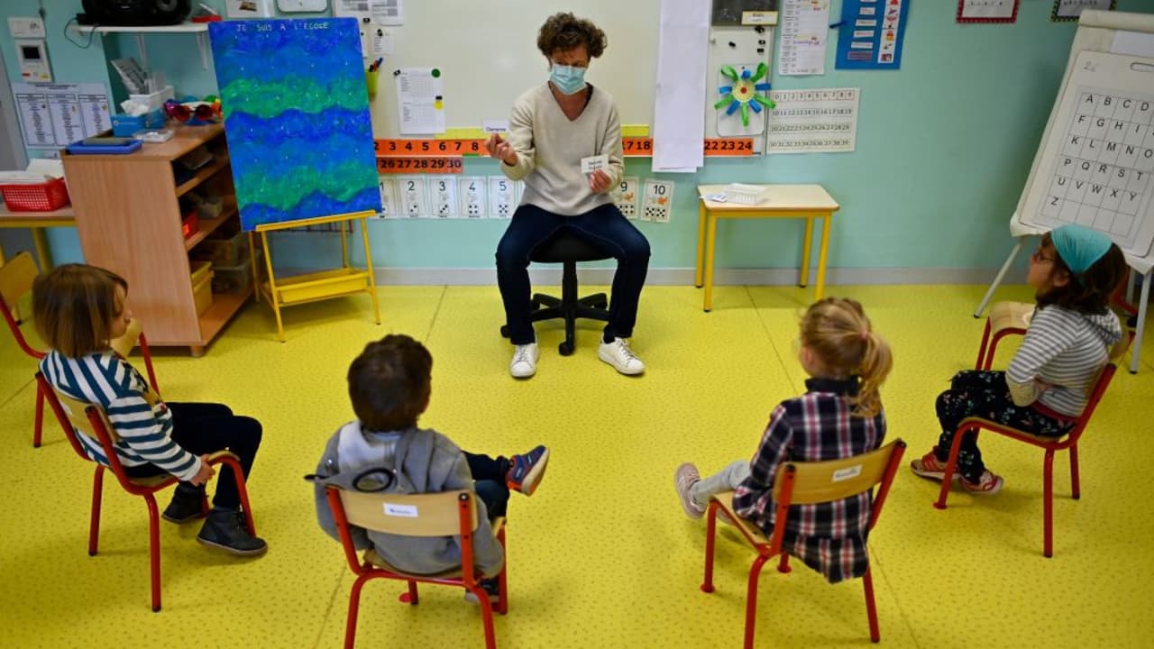 Distrito escolar de Miami-Dade se prepara para la reapertura de las escuelas 