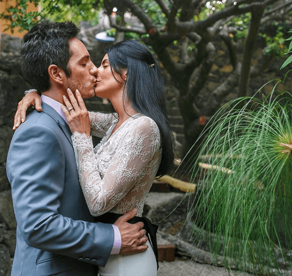 Y por supuesto, Mauricio tampoco se olvidó de este día y a través de su Instagram le envió un mensaje a su esposa: "Feliz aniversario mi amor. Gracias por compartir y caminar la vida conmigo. Cada día y cada etapa a tu lado me ha enseñado y me ha hecho crecer como ser humano. ¡Infinitas gracias mi amor! Honro tu ser y te amo con toda mi alma".