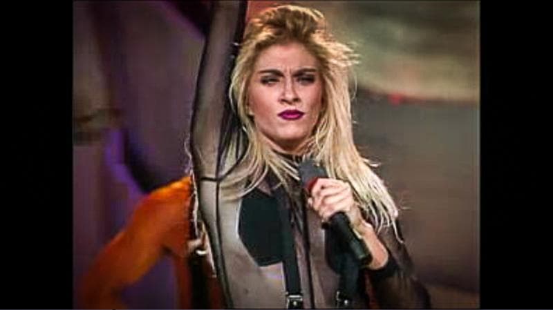 Yuri es una de las artistas pioneras en Premio Lo Nuestro y así lució en la entrega de 1991. En esa ocasión, cantó 'Carnaval de Oriente', una presentación que hizo vibrar al público.