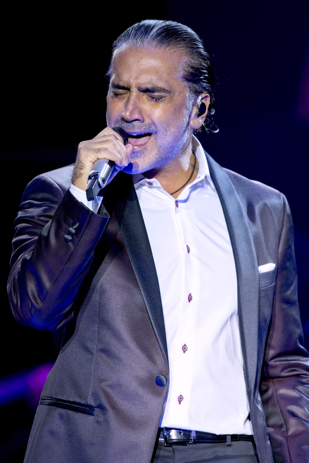 Ya son varios los incidentes públicos que ha protagonizado el cantante Alejandro Fernández, ‘El Potrillo’, supuestamente bajo la influencia del alcohol.