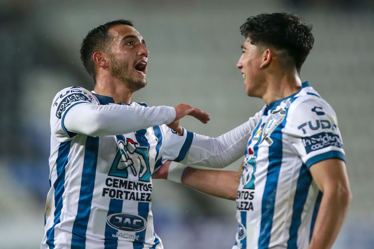 Los Tuzos se fueron con ventaja al descanso tras los tantos de Nicolás Ibáñez y Luis Chávez, pero Ángel Sepúlveda rescató el empate para los Gallos; José Angulo había adelantado a los visitantes.