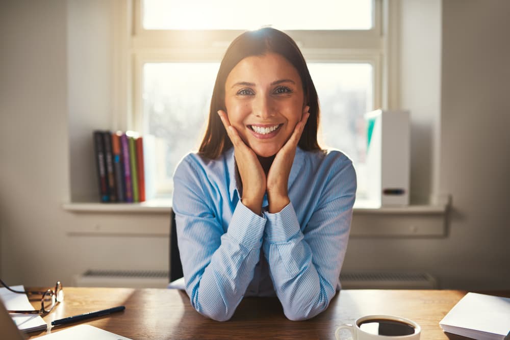 <b>Sagitario en el mes de julio: Quienes menos piensas te sorprenderán sentimentalmente</b>
<br>Júpiter, tu regente, el mayor del Sistema Solar, el gran planeta de las oportunidades está directo nuevamente, durante todo el mes de julio en tránsito por el signo de Libra, del elemento aire, afín con el tuyo que es de fuego. Continúa el largo retorno de Saturno por tu signo, retrógrado aún, todo el mes. Todo esto conforma un panorama astral único dentro de tu vida sentimental y te percatarás lo bien que te sientes una vez que hayas puesto todo en su sitio y recuperado el lugar que debiste siempre ocupar en el corazón de esa persona.
