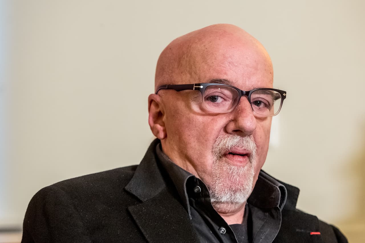 ERl escritor Paulo Coelho se sumó también a las condolencias.