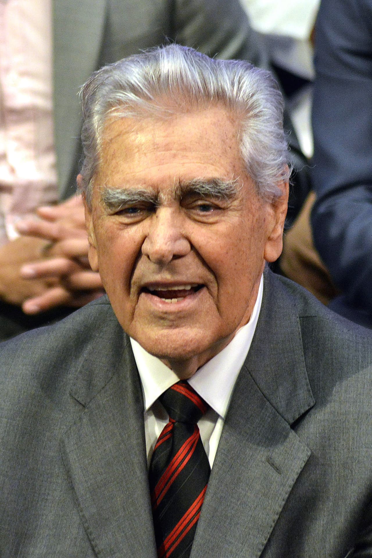 En los últimos meses, el actor ha causado preocupación entre su familia y el público referente a su salud. En el mes de junio estuvo 
<b><a href="https://www.univision.com/famosos/eric-del-castillo-regresa-trabajo-accidente">hospitalizado de emergencia por una aparatosa caída</a></b> que lo dejó con varias lesiones en el cuerpo.